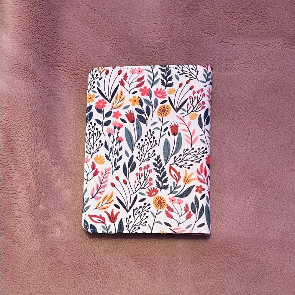 Floral Patterned Tablet Case - Picture 3 of 3